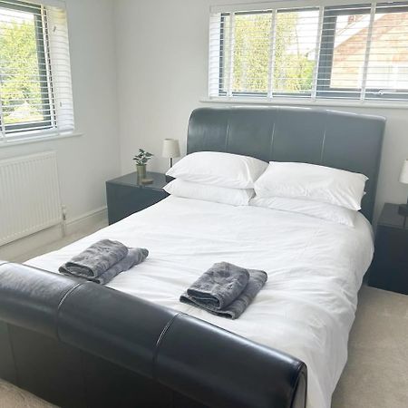 Luxe 5 Bed House In Guildford. Morden Amenities Villa Normandy Buitenkant foto
