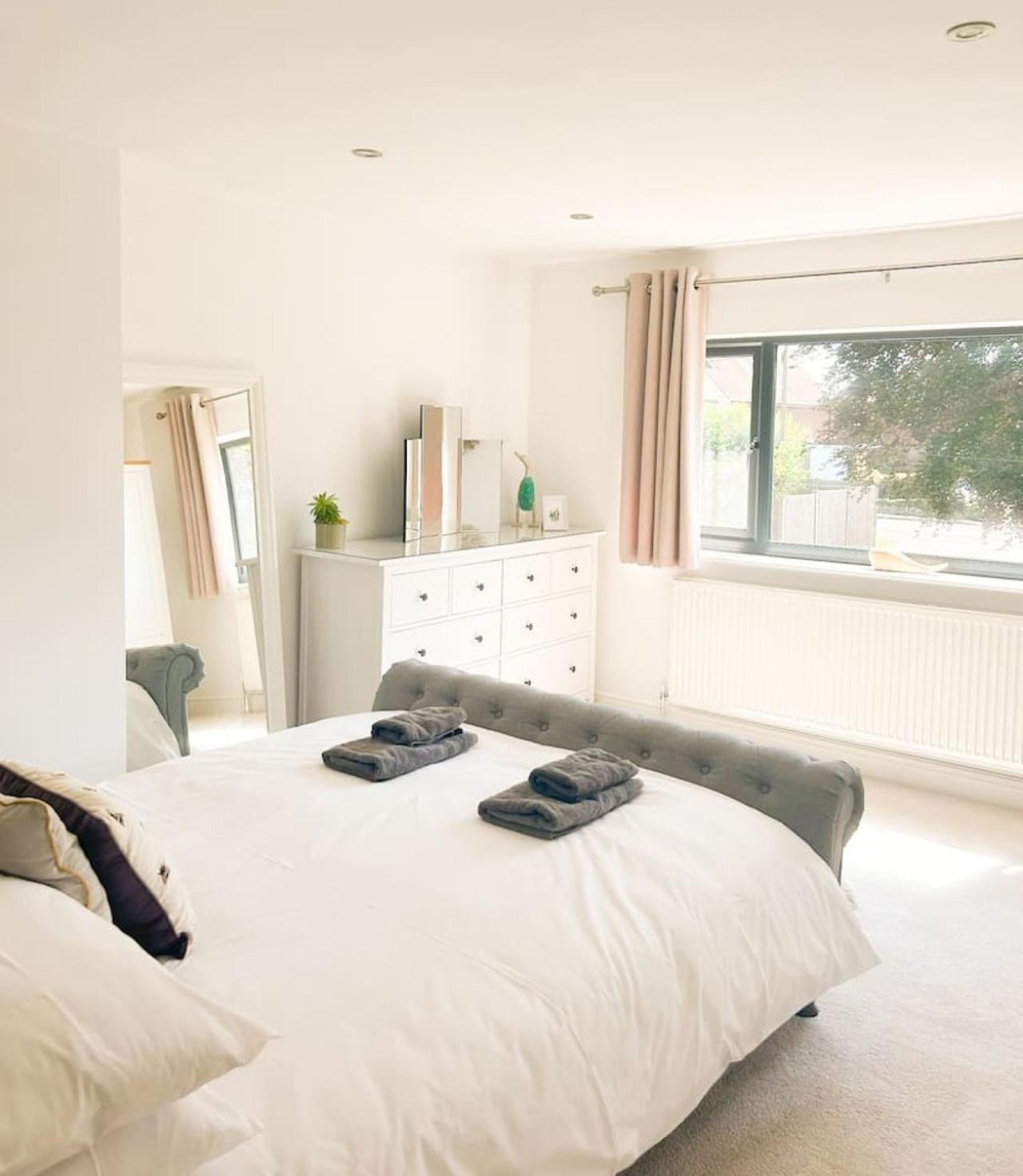 Luxe 5 Bed House In Guildford. Morden Amenities Villa Normandy Buitenkant foto