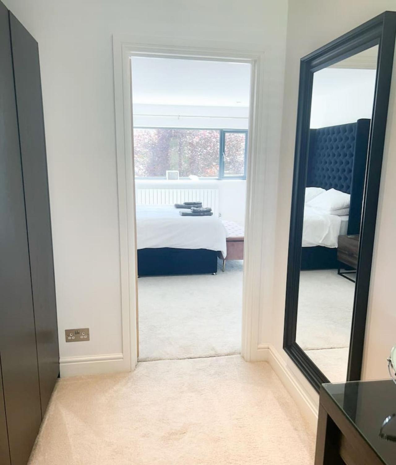 Luxe 5 Bed House In Guildford. Morden Amenities Villa Normandy Buitenkant foto