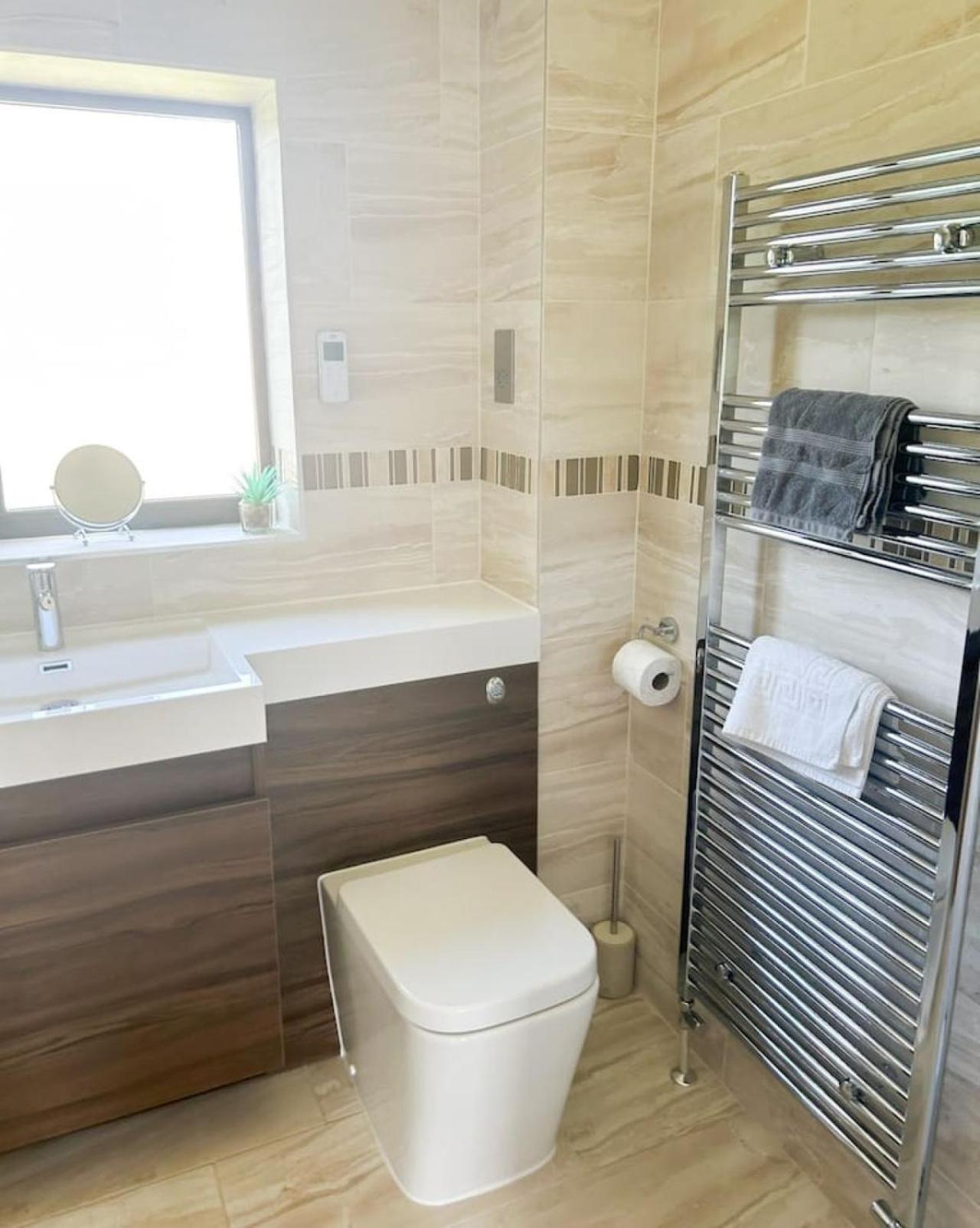Luxe 5 Bed House In Guildford. Morden Amenities Villa Normandy Buitenkant foto