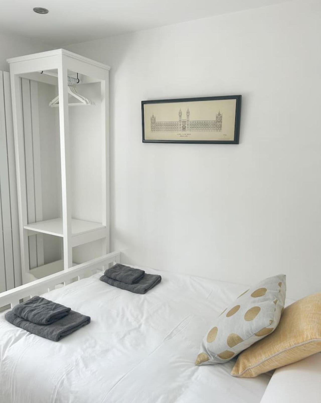 Luxe 5 Bed House In Guildford. Morden Amenities Villa Normandy Buitenkant foto