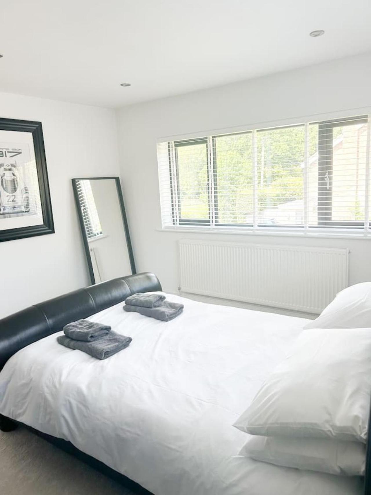 Luxe 5 Bed House In Guildford. Morden Amenities Villa Normandy Buitenkant foto