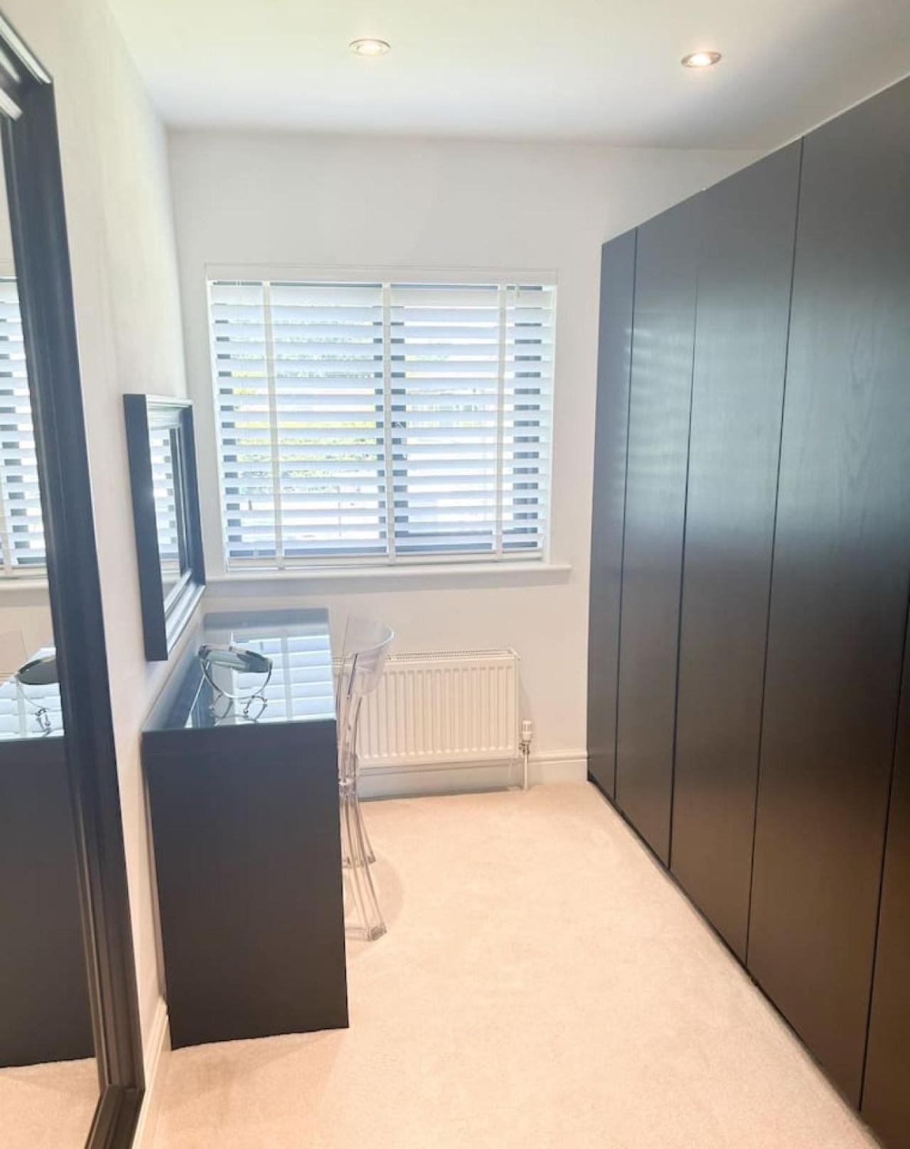 Luxe 5 Bed House In Guildford. Morden Amenities Villa Normandy Buitenkant foto