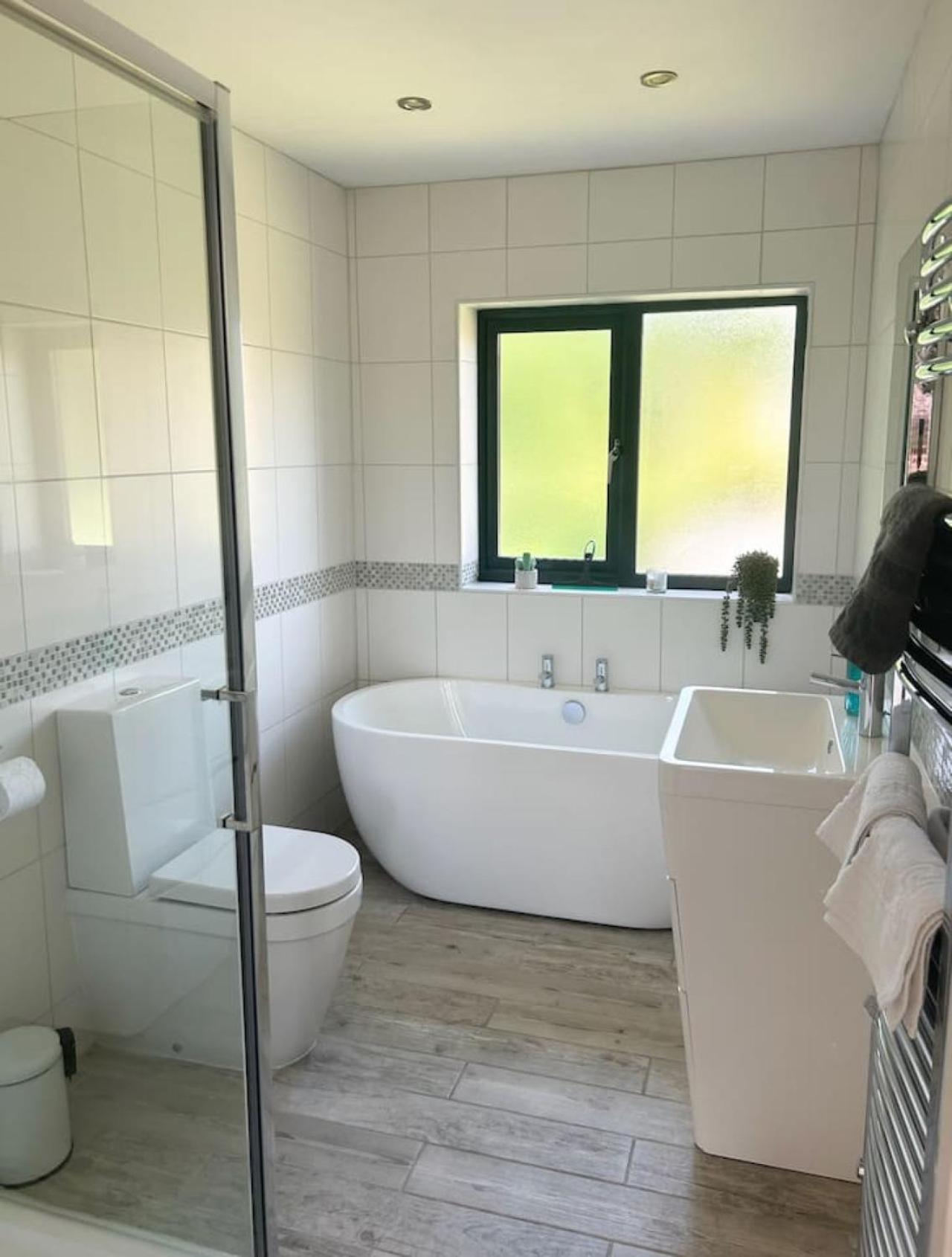 Luxe 5 Bed House In Guildford. Morden Amenities Villa Normandy Buitenkant foto